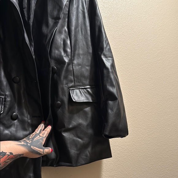 Missguided sz.US 8 Black Faux Leather Blazer - Picture 8 of 10